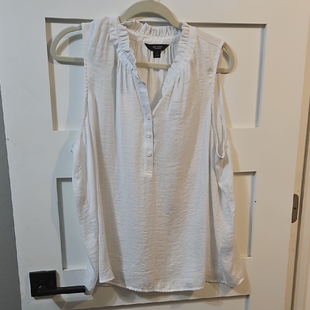 Simply Vera Vera Wang White Sleeveless Blouse